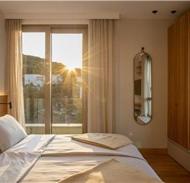 4 Bedroom Luxury Villa with Heated Pool and boat mooring, Ciovo near Trogir – Sleeps 8